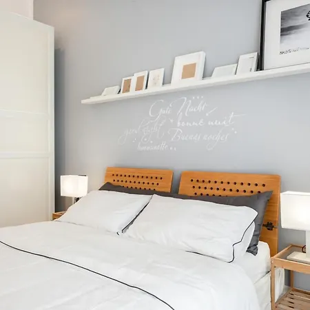 Railway Station Lovely Flat Apartment